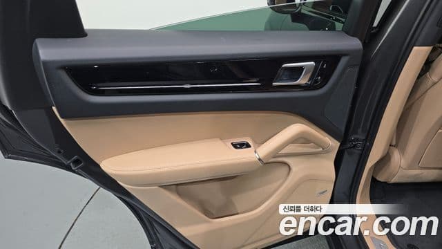 Porsche Cayenne 2021 — Şəkil 7/34