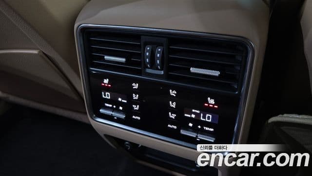 Porsche Cayenne 2021 — Şəkil 21/34