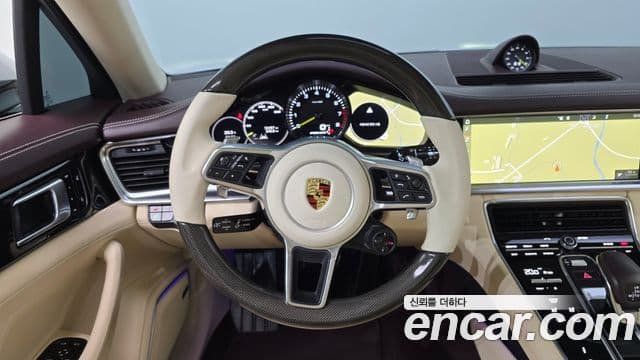 Porsche Panamera 2018 — Şəkil 22/36