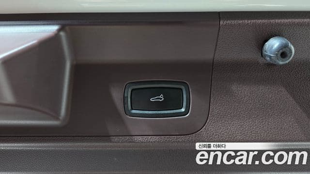 Porsche Panamera 2018 — Şəkil 12/36