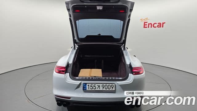Porsche Panamera 2018 — Şəkil 34/36