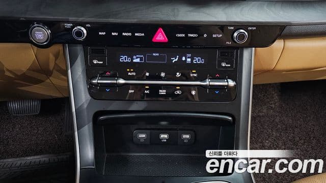 Kia Carnival 2022 — Фото 18/20