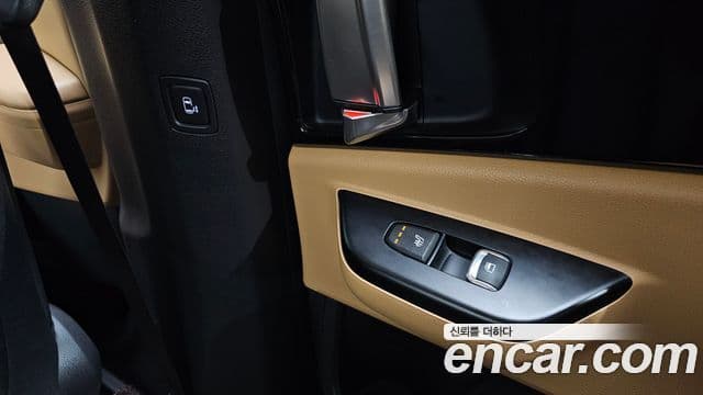 Kia Carnival 2022 — Şəkil 26/33