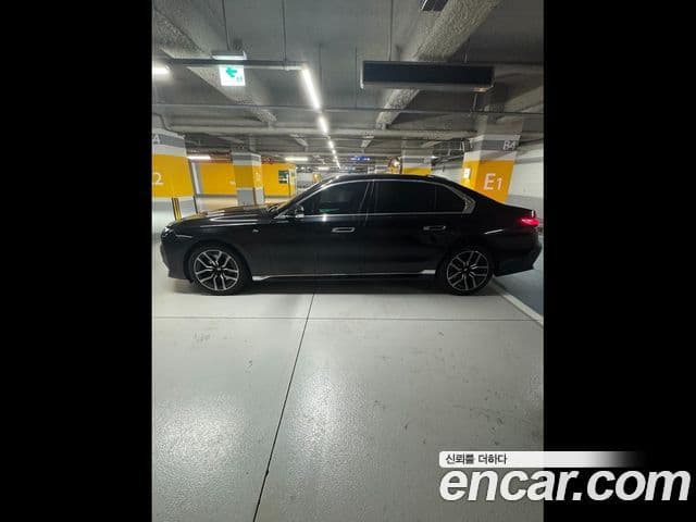 BMW 7 Series 2024 — Photo 3/6