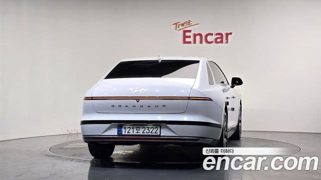 Hyundai Grandeur Hybrid 2023 — Photo 3/30