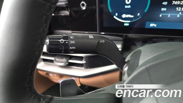 Hyundai Grandeur Hybrid 2023 — Photo 7/30