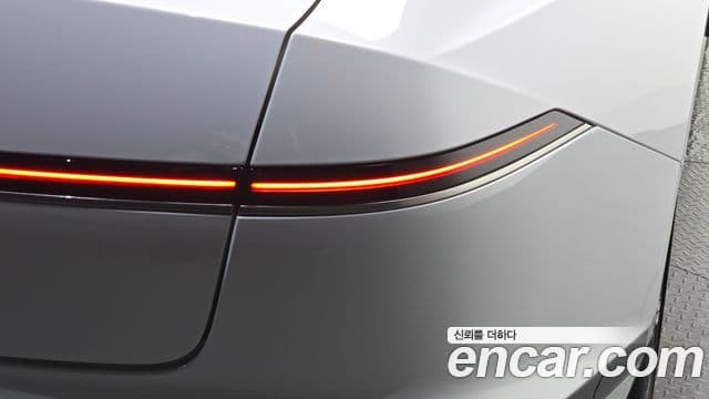 Hyundai Grandeur Hybrid 2023 — Photo 10/30