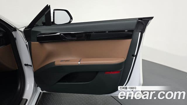 Hyundai Grandeur Hybrid 2023 — Photo 18/30
