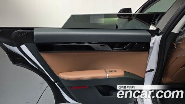 Hyundai Grandeur Hybrid 2023 — Photo 27/30