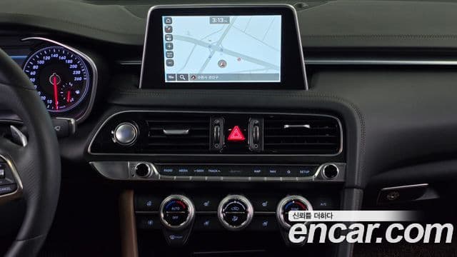 Genesis G70 2019 — Photo 8/20