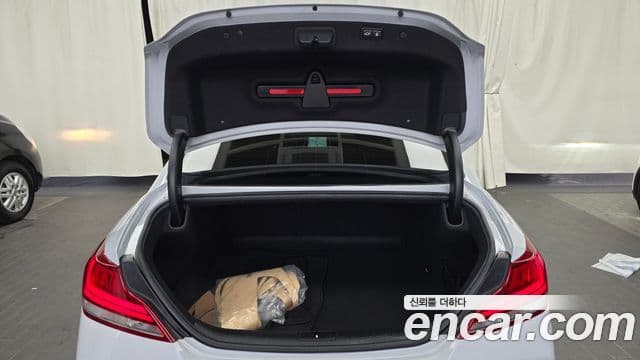 Genesis G70 2019 — Photo 19/20