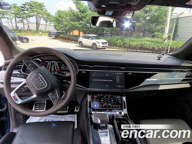 Audi RSQ8 2021 — Photo 2/8
