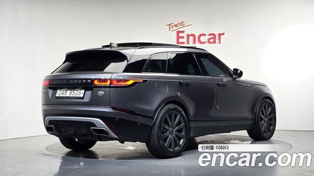 Land Rover Range Rover Velar 2019 — Photo 17/36