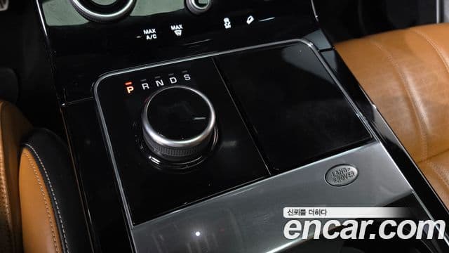 Land Rover Range Rover Velar 2019 — Photo 13/36
