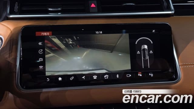 Land Rover Range Rover Velar 2019 — Photo 18/36