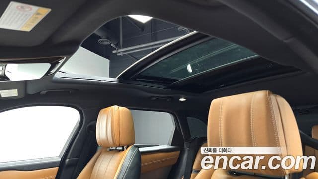 Land Rover Range Rover Velar 2019 — Photo 14/36
