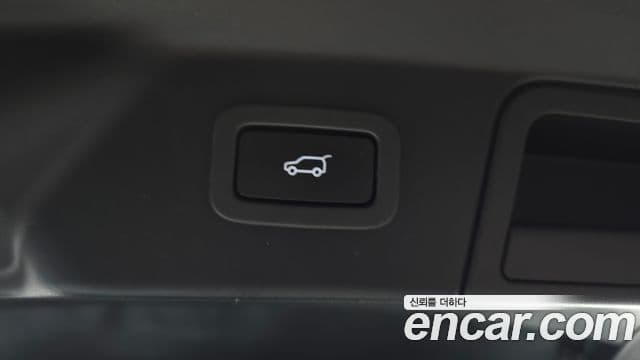 Land Rover Range Rover Velar 2019 — Photo 27/36