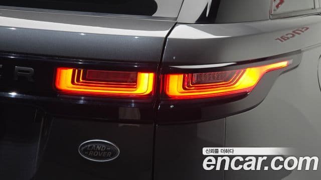 Land Rover Range Rover Velar 2019 — Photo 22/36