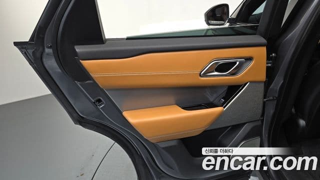 Land Rover Range Rover Velar 2019 — Photo 15/36