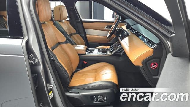Land Rover Range Rover Velar 2019 — Photo 2/36