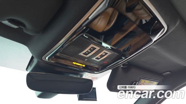 Land Rover Range Rover Velar 2019 — Photo 32/36