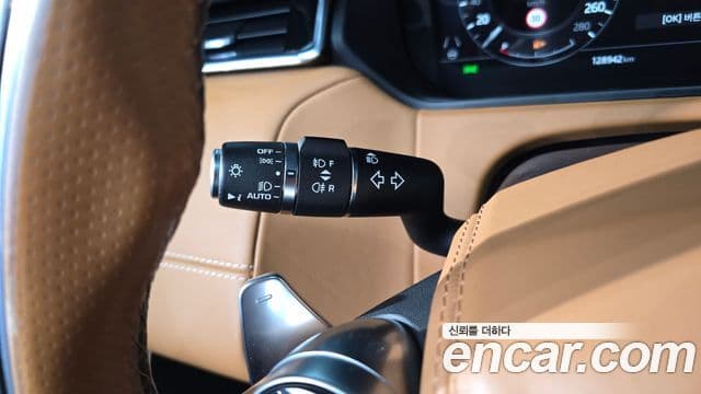 Land Rover Range Rover Velar 2019 — Photo 31/36