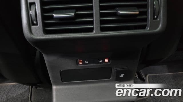 Land Rover Range Rover Velar 2019 — Photo 20/36