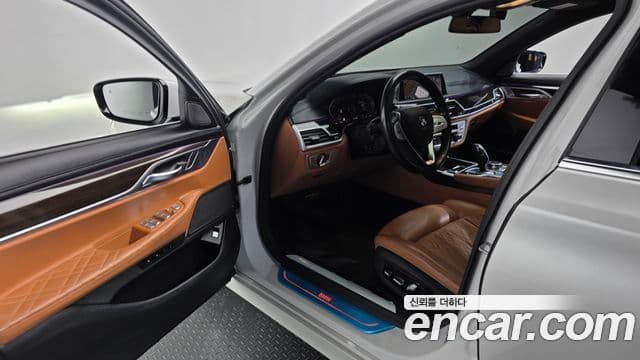 BMW 7 Series 2020 — Photo 29/34