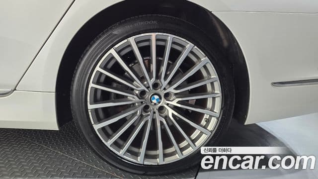 BMW 7 Series 2020 — Photo 23/34