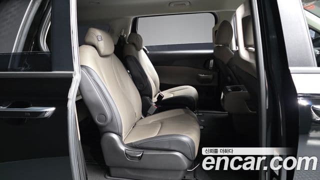 Kia Carnival 2024 — Фото 12/20