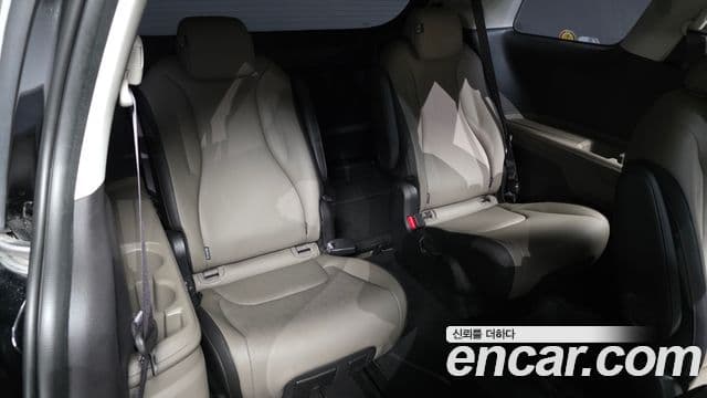 Kia Carnival 2024 — Фото 13/20