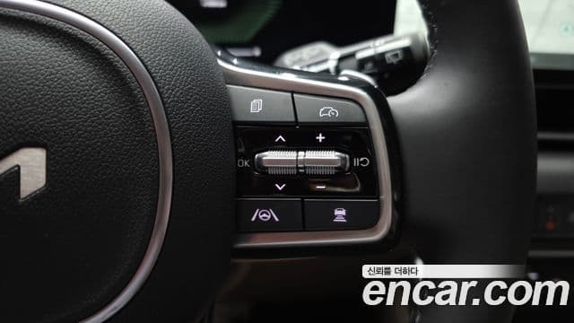 Kia Carnival 2024 — Фото 17/20