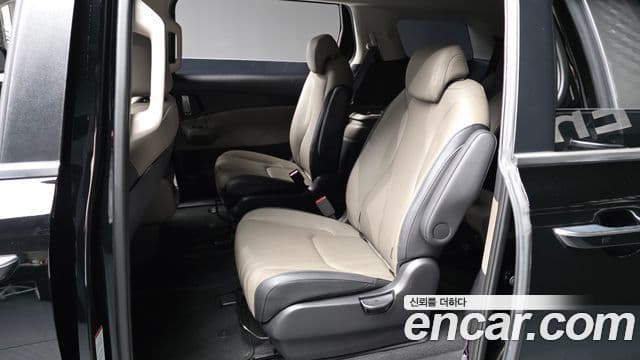 Kia Carnival 2024 — Şəkil 2/31