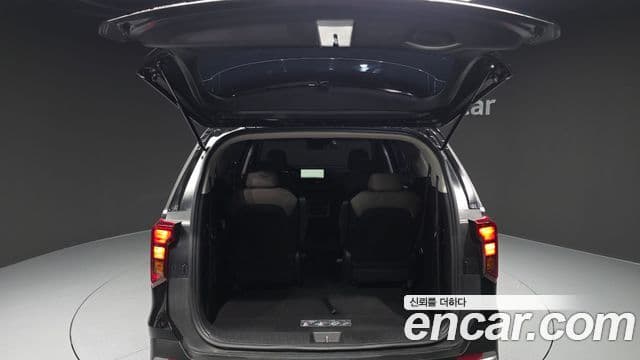 Kia Carnival 2024 — Şəkil 30/31