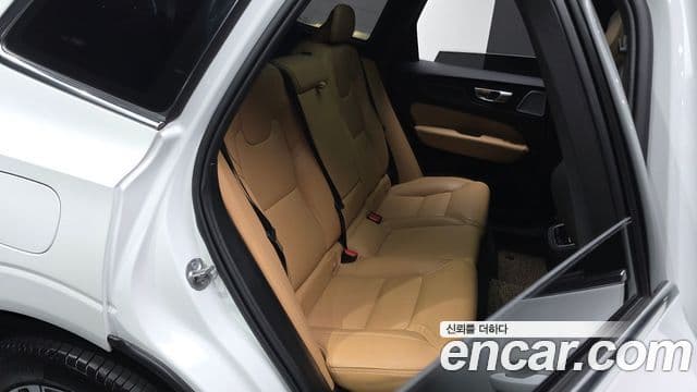 Volvo XC60 2024 — Şəkil 24/36