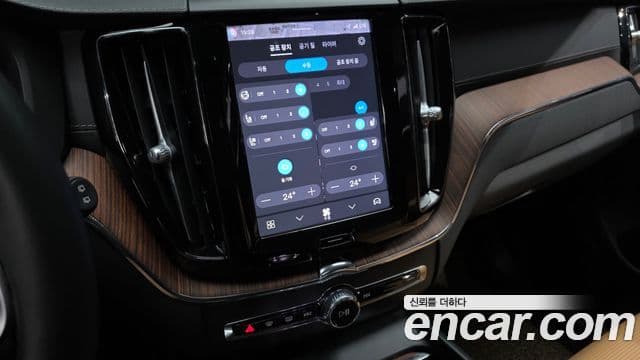 Volvo XC60 2024 — Şəkil 18/36