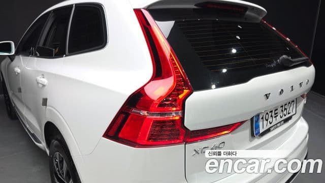 Volvo XC60 2024 — Şəkil 33/36