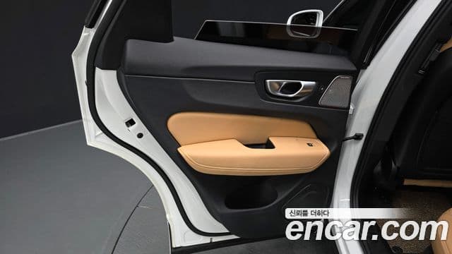 Volvo XC60 2024 — Şəkil 10/36