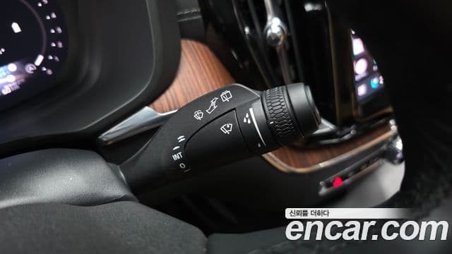 Volvo XC60 2024 — Şəkil 19/36