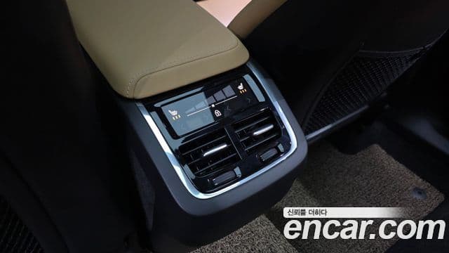Volvo XC60 2024 — Şəkil 29/36