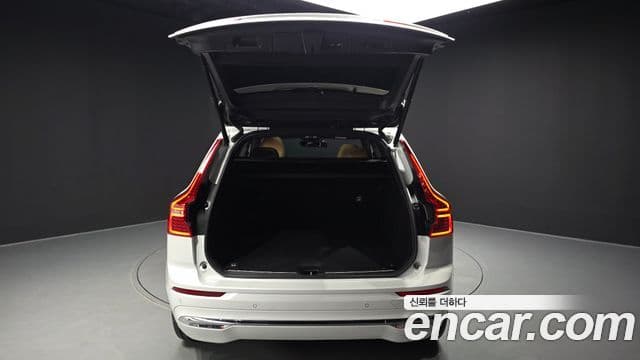 Volvo XC60 2024 — Şəkil 5/36