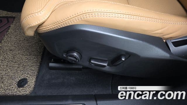 Volvo XC60 2024 — Şəkil 30/36