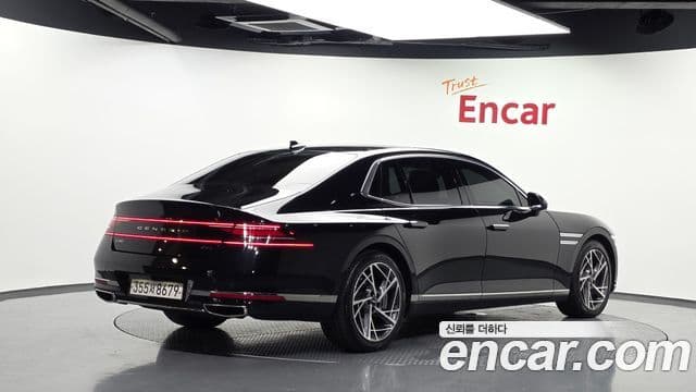 Genesis G90 2022 — ფოტო 16/38