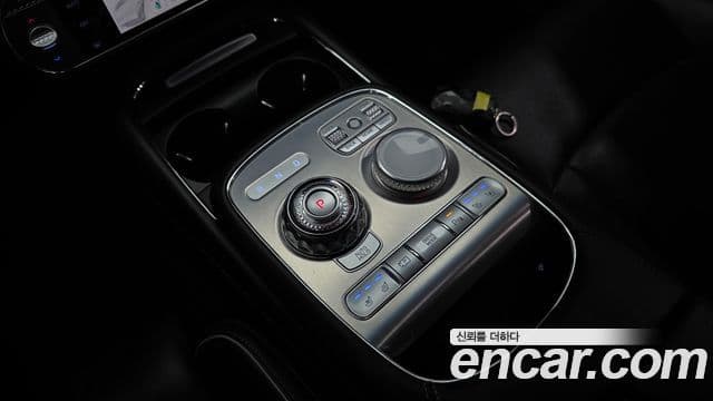 Genesis G90 2022 — ფოტო 38/38