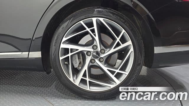 Genesis G90 2022 — ფოტო 7/38