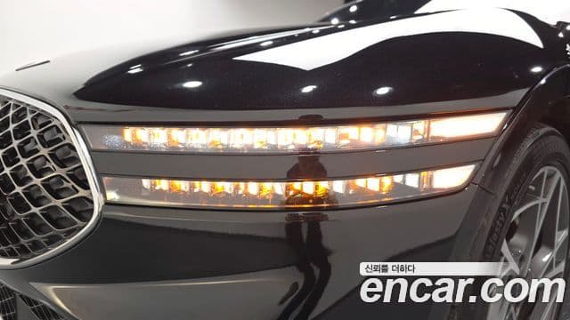 Genesis G90 2022 — ფოტო 18/38