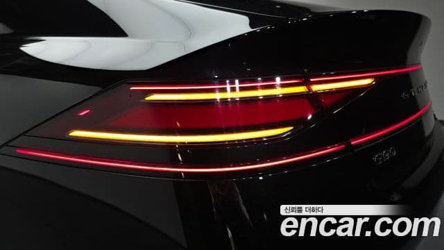 Genesis G90 2022 — ფოტო 21/38