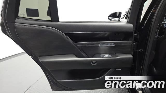 Genesis G90 2022 — ფოტო 19/38