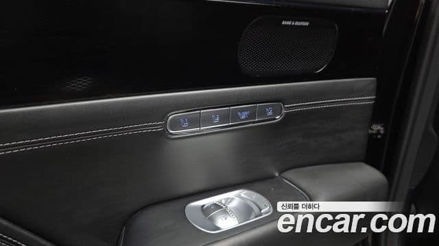Genesis G90 2022 — ფოტო 9/38