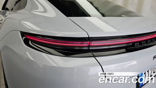 Porsche Panamera 2025 — Şəkil 25/34